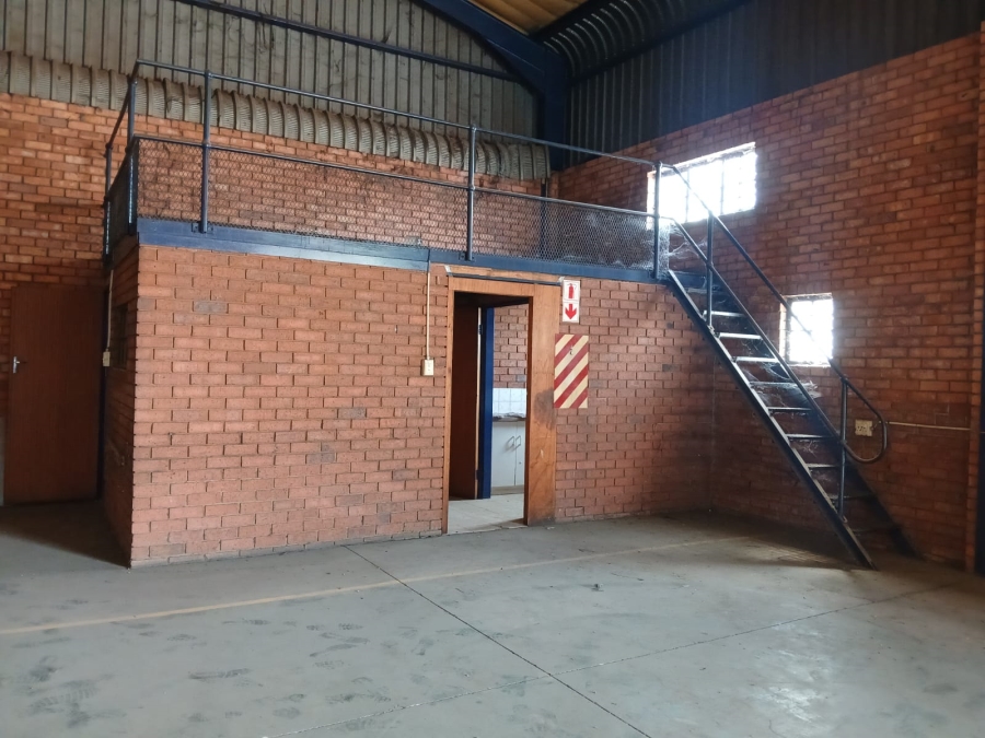 To Let commercial Property for Rent in Zinniaville North West